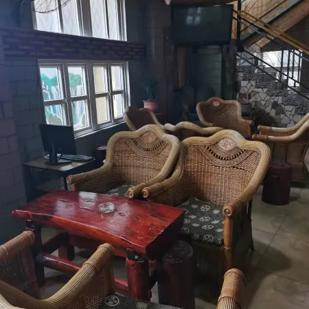 Yixuan Light Travel Hotel