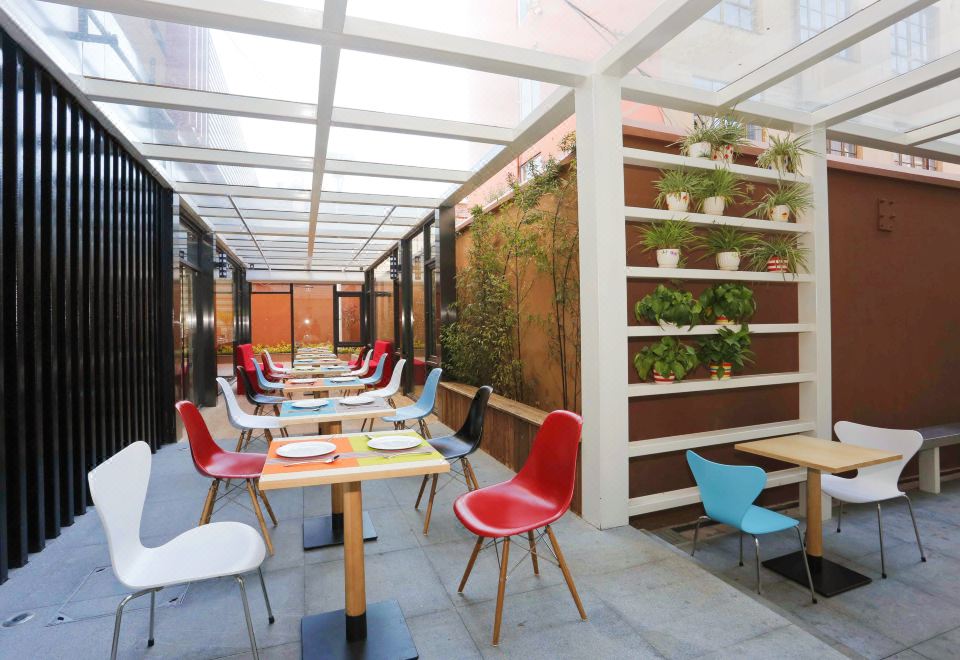 3. 이비스 쿤밍..