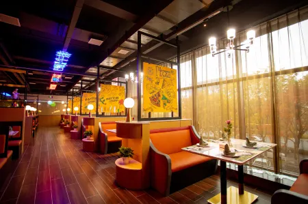 Meihao Yizhi Hotel (Xinyue Shopping Plaza Branch, Xinzhou West Station) Отели рядом с достопримечательностью «Yunzhonghe Hot Spring Tourist Resort»