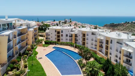 BnB Homes Ocean View Apartment with Lovely Terrace, 2 Swimming Pools & Tennis Court