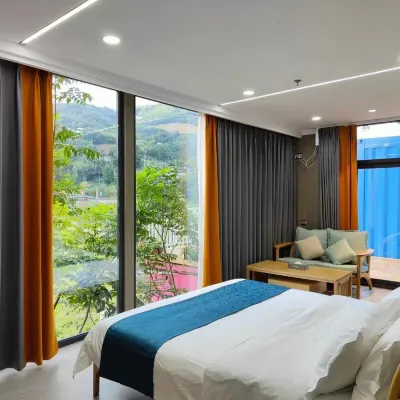 Mingyue Mountain Mingyue Huixingkong Camping RV Base Hotels in Liangping District