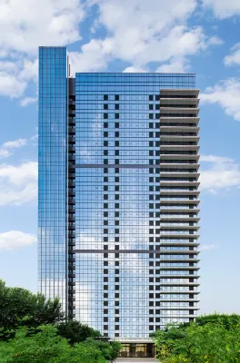 建業天築國際公寓（鄭東萬象城高鐵東站店） 鄭州訊息科技職業學院-3號樓附近的飯店