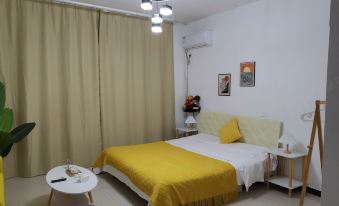 Courtyard Homestay (Jiaoyu Road Anding Street)