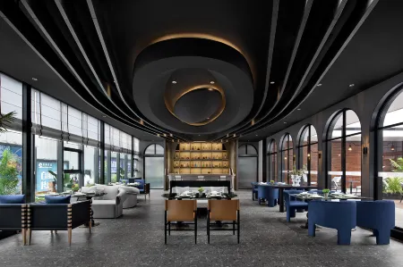 Days Hotel by Wyndham Changsha Wuyi Square Отели рядом с достопримечательностью «Changsha Nanjiao Park»