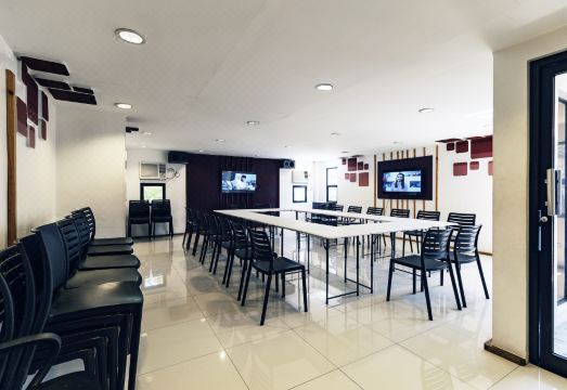 타운 앤 컨트리 호텔