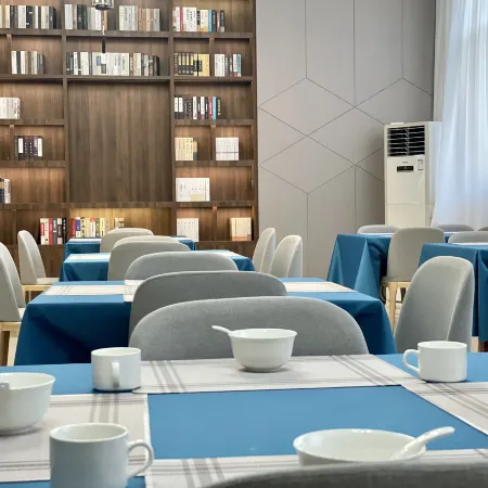 Xintiandi Hotel (Liaocheng Guanxian Zhenxing Road)