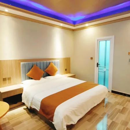 Qingmuchuan Dry Boat House Fashion Hotel