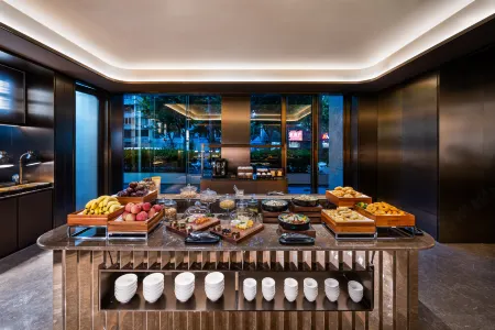 Crystal Orange Shanghai Lujiazui Financial Center Hotel Отели рядом с достопримечательностью «Shanghai Taiqing Palace»