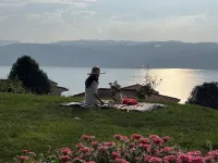Lakeside Kafka Golf Holiday Villa Hotel di Yiliang