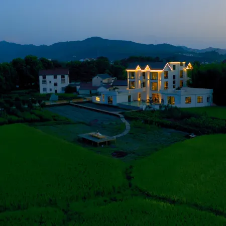 Floral Lux Hotel · Jiuhuashan Xilu Zhanyi Hotel 