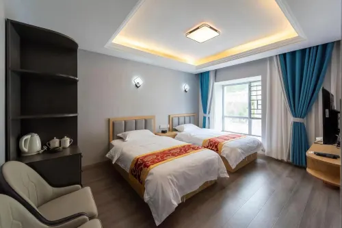 Kangding Qixin Xiaozhan Homestay - 마운틴 뷰