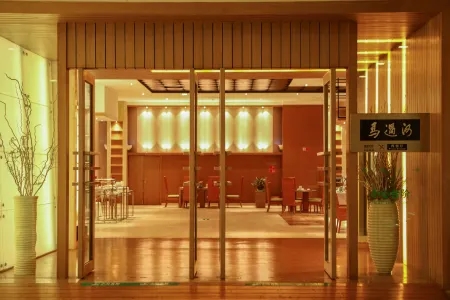 Guanfang Hotel Qujing Отели в г. Цюйцзин