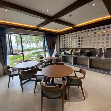 Huaduli Zhijin cave  Inn