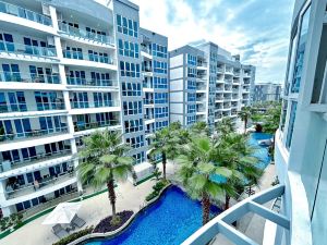 Grand Avenue Residence Condominium