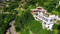 The Happy Bandmo's Home Hotels near Moerduo Temple