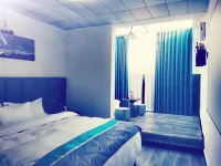 Manshine Homestay (Jishou Qianzhou Ancient City Branch) - balcony