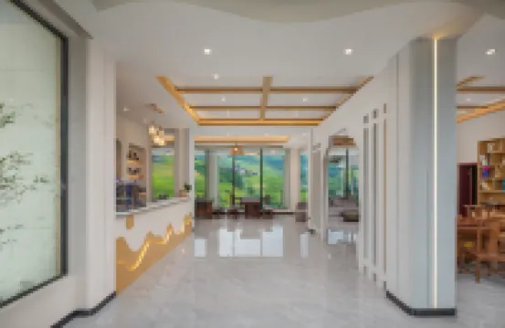 Enjoy the panoramic view of the rice fields (Longsheng Longji Terraces Branch)