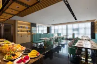 Junyang Hotel (Aksu Railway Station Old Street Night Market)