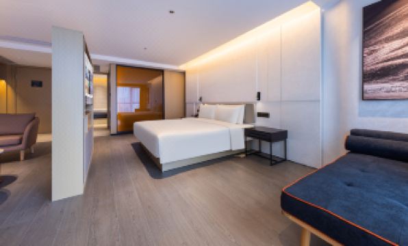 Atour Hotel Zhongshan Nantou Haiya Colorful City