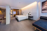 Atour Hotel Zhongshan Nantou Haiya Colorful City