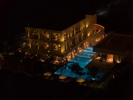 Ruoyi Roy (Sanya Haitang Bay Duty Free City)