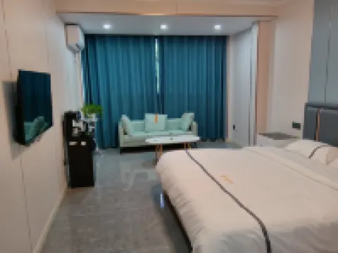 Qingyuxuan Homestay (Chaohu College) Hotels near Latitude and Longitude Aviation Research Base - Water Rocket Launch Area