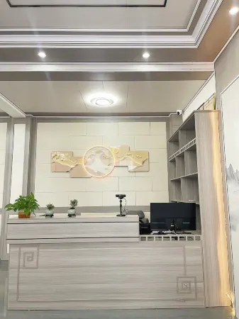 Lijiang Guangmang Wanzhang Homestay (Sanyi International Airport Branch) Отели рядом с Аэропорт Лицзян