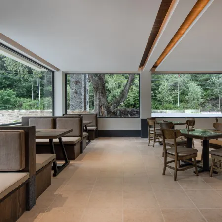Zhuishan Mingjing Hot Spring Resort Hotel