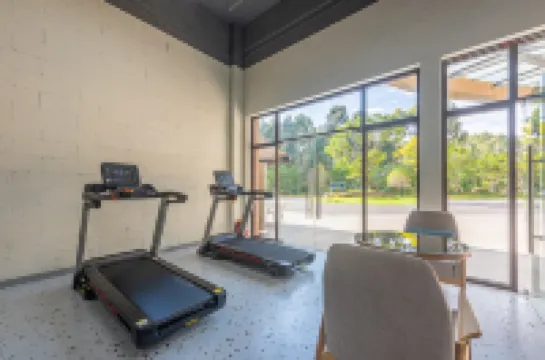 โรงแรมอีชาร์ม (พิพิธภัณฑ์ดินแดนฟอสซิล เขตทัศนียภาพทะเลสาบฟูเซียน เฉิงเจียง)