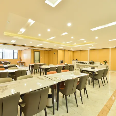 Fengjin Hotel (Xingren Plaza)