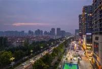 Chujian Youxuan Homestay (Zhongyuan Yunding Plaza Pangdonglai Angel City)