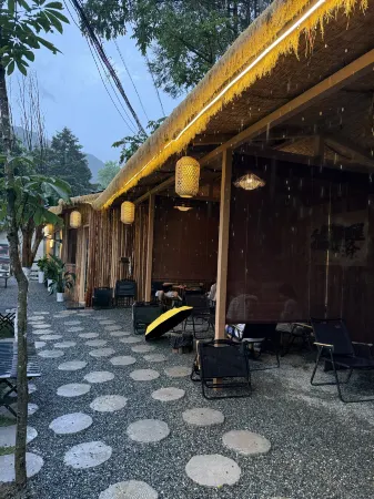 Valley Coffee Homestay Отели в г. Люба