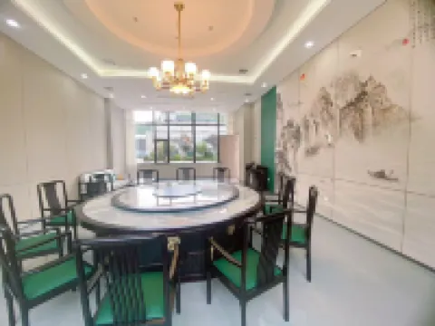 Yinshan Hotel (Li County First People's Hospital) Hotels in Li County