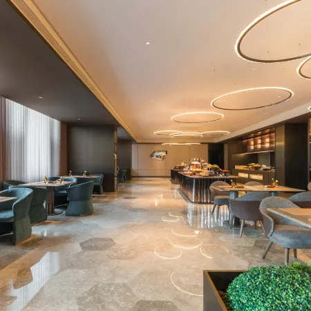 Beihai Silver Beach Qiaogang Style Street Orange Crystal Hotel