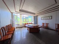 Mountain Retreat Hotel - breakfast