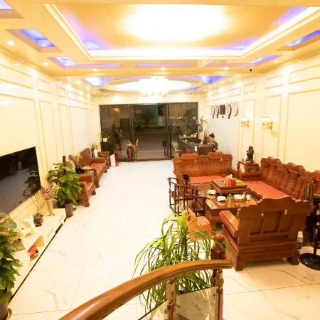 Pingle Royal Marina Hotel