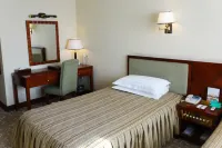 Green Sun Hotel Hotels near Pinghu Gymnasium