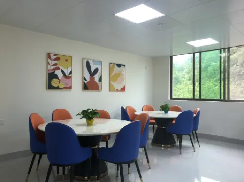 Debao Hailan Holiday Inn