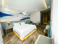 XINING MANQINGZHI HOTEL - Parvekkeita