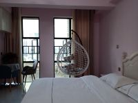 长沙艾纳斯公寓 - 小清新雅致大床房
