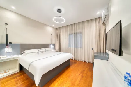 City Hotel (Qianwang street store) Отели рядом с достопримечательностью «Zhejiang A & F University Yijin Campus»