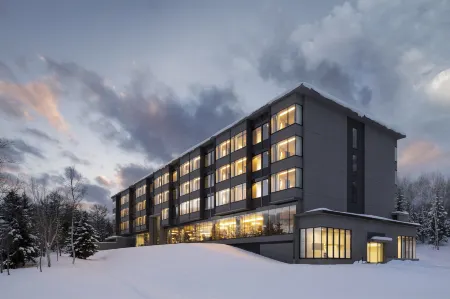 Higashiyama Niseko Village, a Ritz-Carlton Reserve Отели рядом с достопримечательностью «Hirafukogen Central Park»