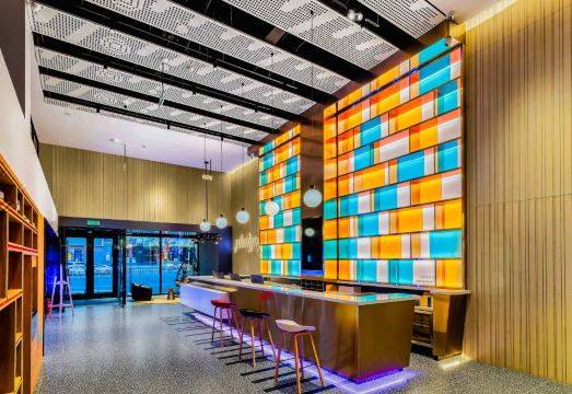 Ibis 호텔 중앙대가와의 근접성을 보여주는 위치도 또는 호텔 출입구