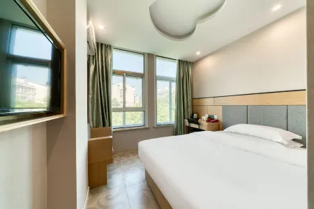 Jinye Hotel (Shanghai Sanlin Subway Station) Отели рядом с достопримечательностью «Chongfu Daoyuan»