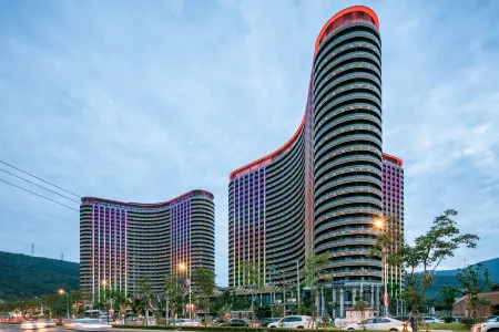 Longemont  happy World Hotel