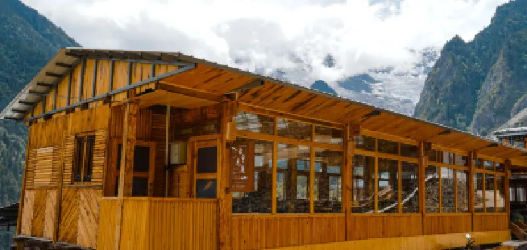 Deqin Guyu Huating Inn โรงแรมใกล้ฝนตก