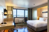 Hilton Helsinki Airport Hotels near Musta Kivi Circle Trail