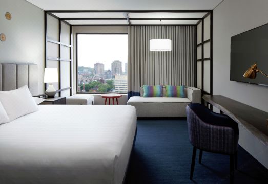 2. 더블트리 바이 ..