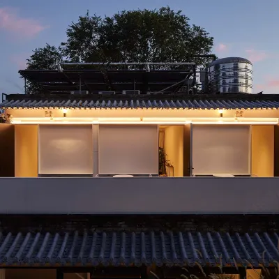 Play in the hotel (Beijing Lama Temple Siheyuan) Hotels near Raffles City Beijing