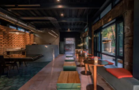 Qinyuan old locust tree home stay